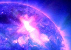 Wybuch M9 na Słońcu 23 stycznia 2012